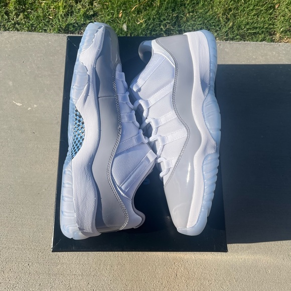 Jordan 11 Retro Low Cement Grey Size 11 Men AV2187-140 BRAND NEW - Picture 4 of 7